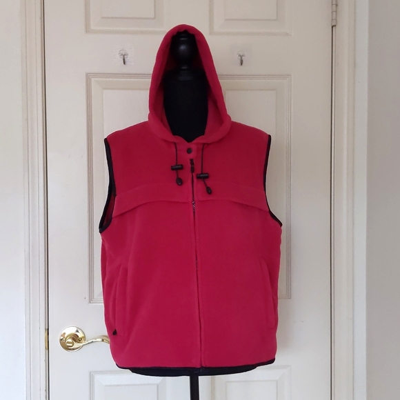 NWOT. Rose Red Hooded Thick Fleece Vest with Zip Front Pockets. - Picture 4 of 5